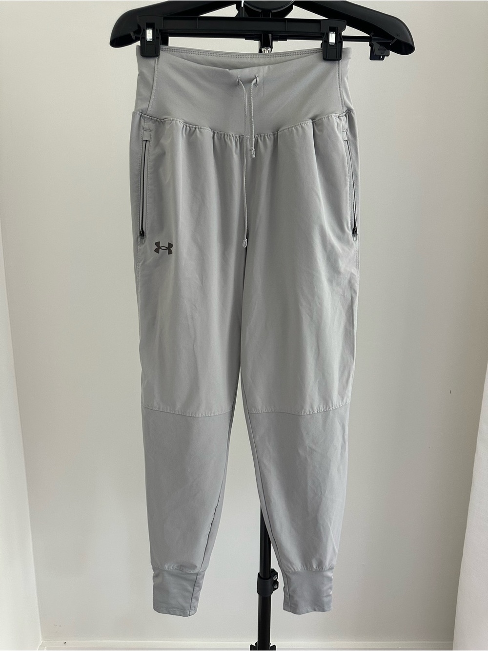 Under Armour Light Gray Women's Jogger Lightweight Jersey (No Thinning on Seat)